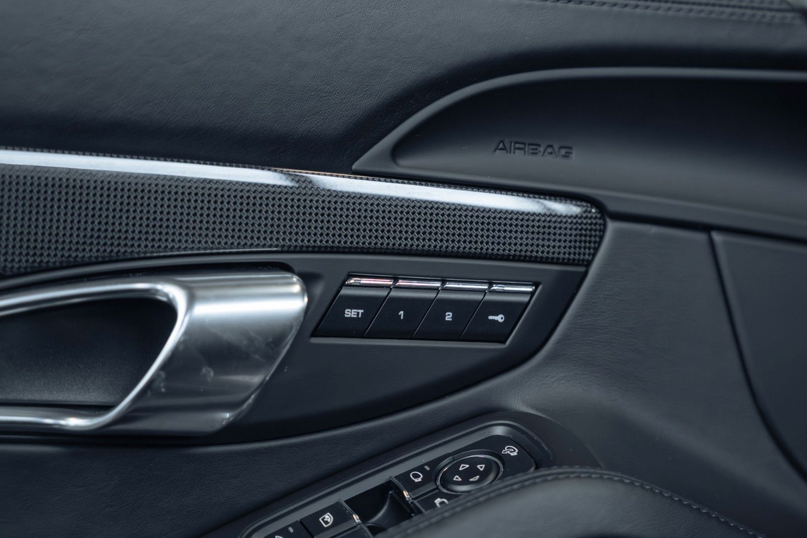 Porsche 911 Turbo S Cabriolet/Carbon Brakes/BOSE/AeroKit foto 17