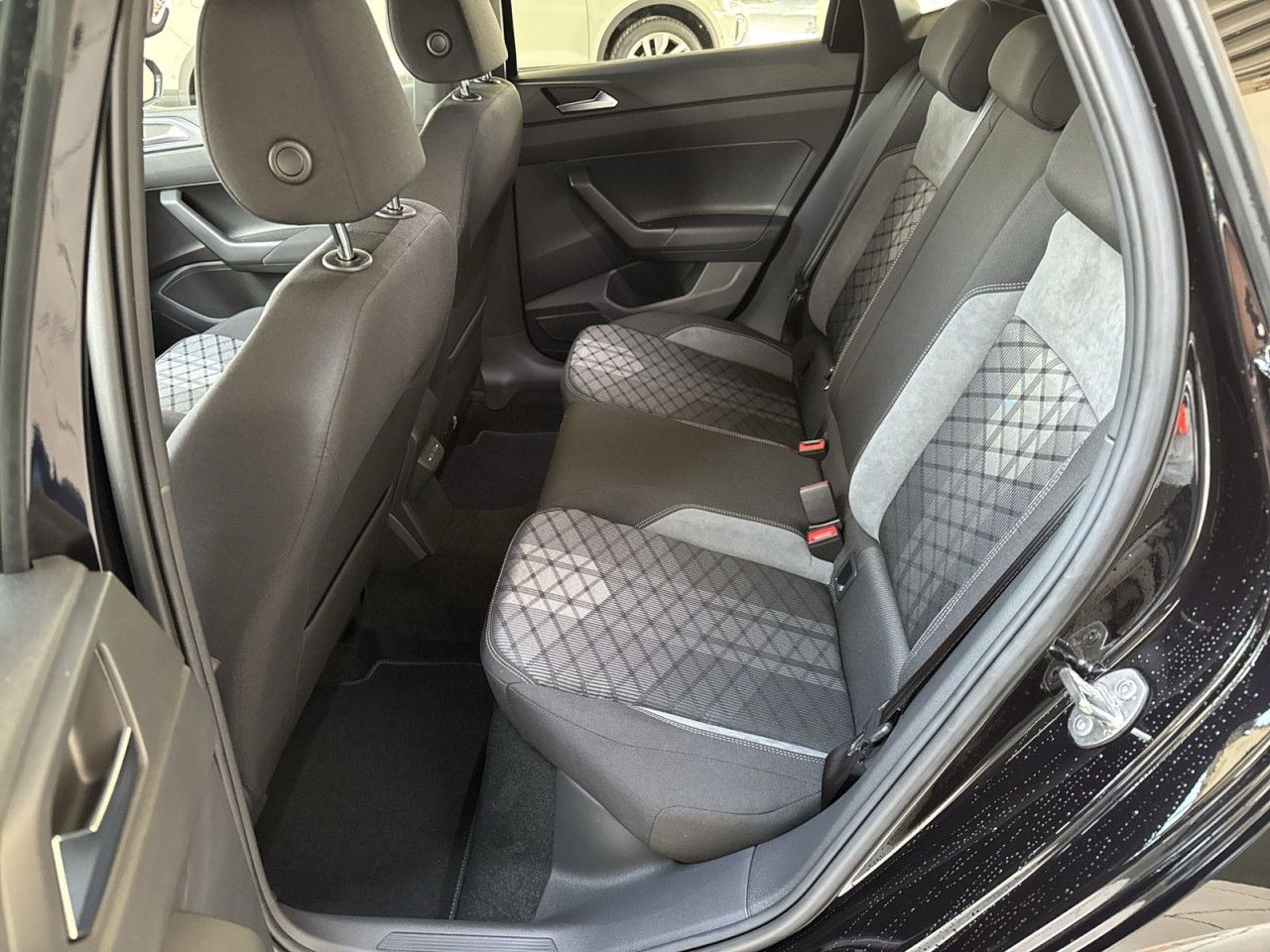Volkswagen Polo 1.0 TSI R-Line *Navi*IQ.Drive*IQ.Light* foto 13