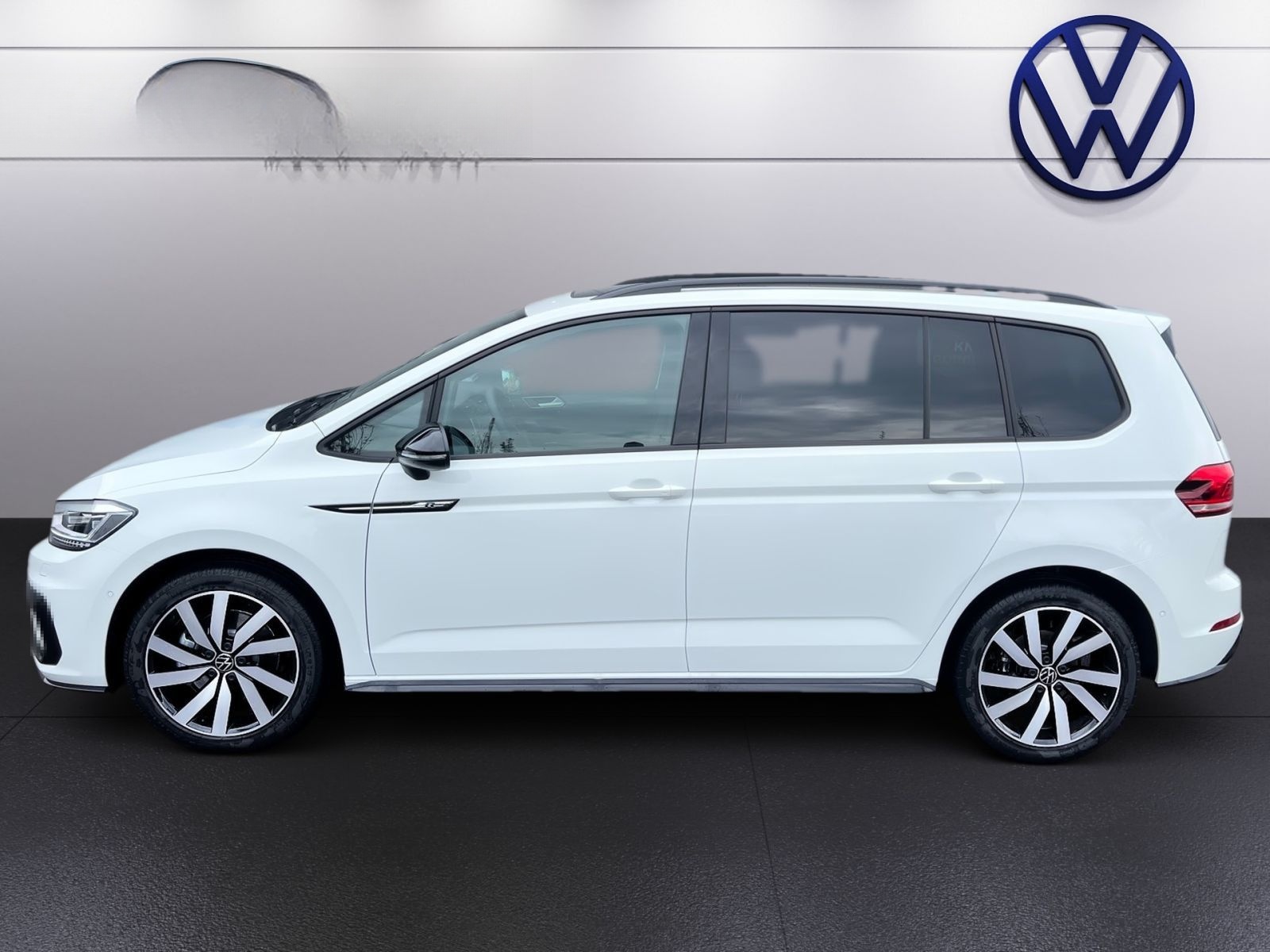 Volkswagen Touran 1.5 TSI DSG R-Line AHK*NAV*18Z*LED*APP* foto 6