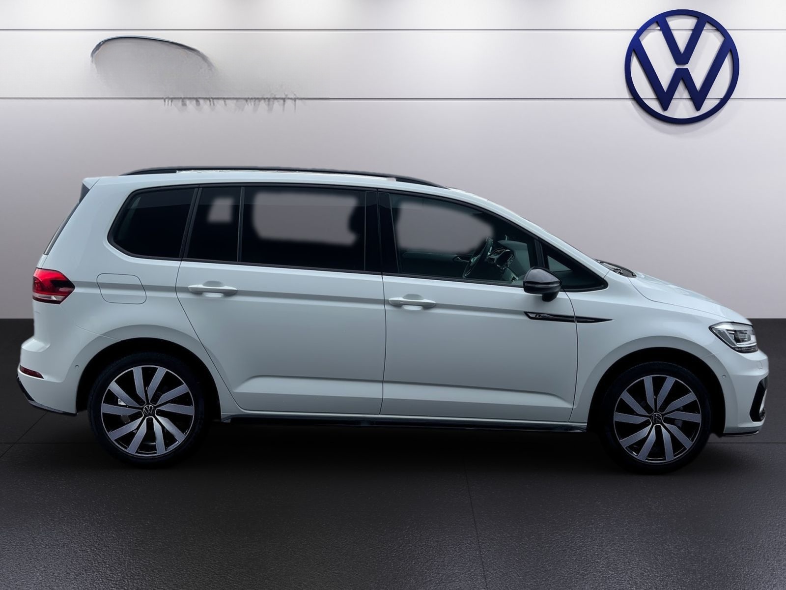 Volkswagen Touran 1.5 TSI DSG R-Line AHK*NAV*18Z*LED*APP* foto 8