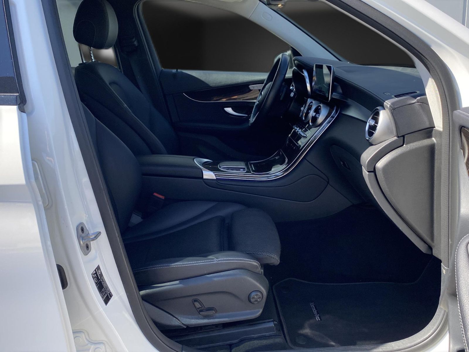 Mercedes-Benz GLC 300 e 19*Night*AHK*Leder*Kamera*LED*DAB*Navi foto 15