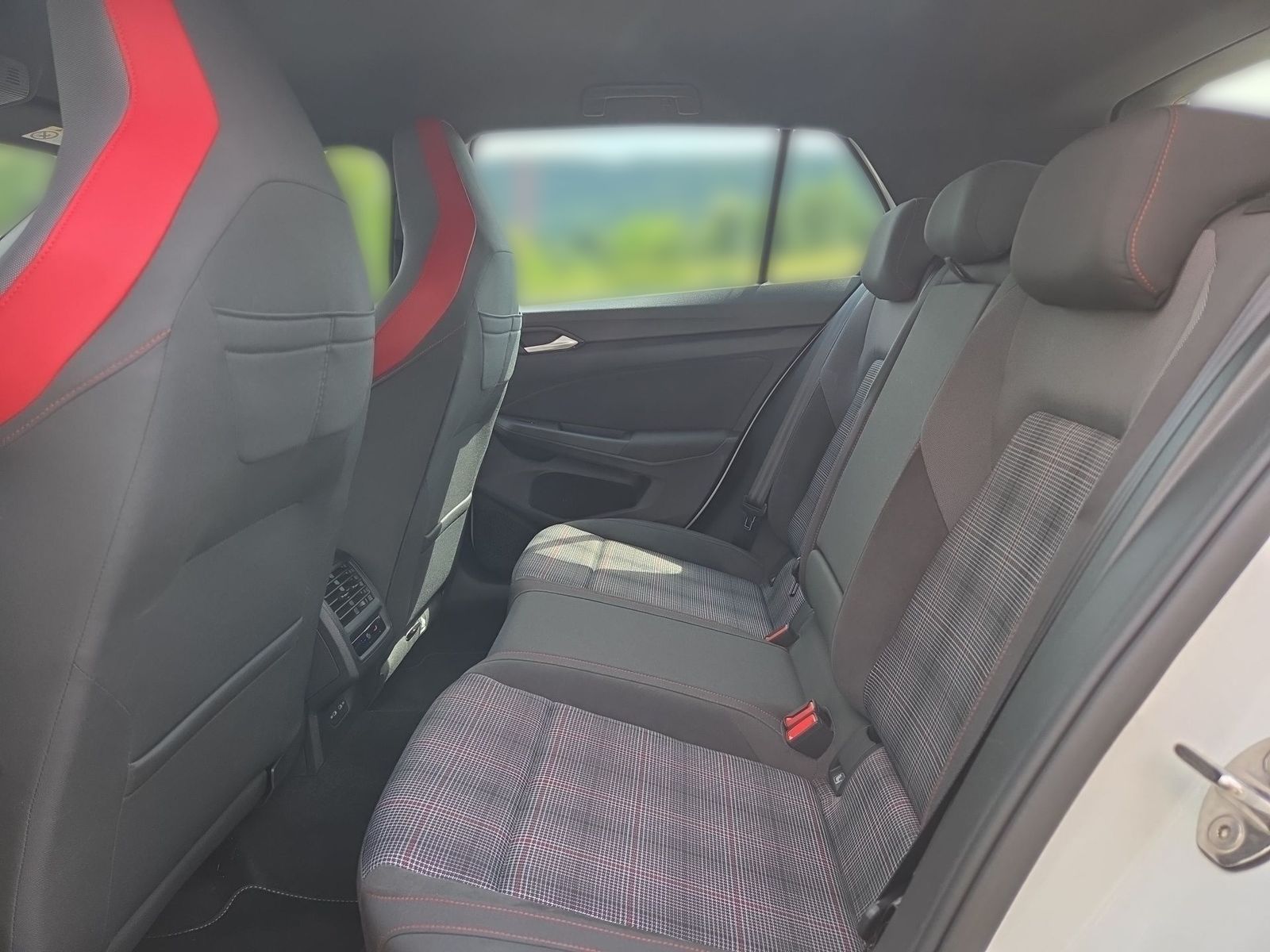 Volkswagen Golf VIII GTI DSG 19 SPORTFWK+ACC+NAVI+APP+LED+S foto 12