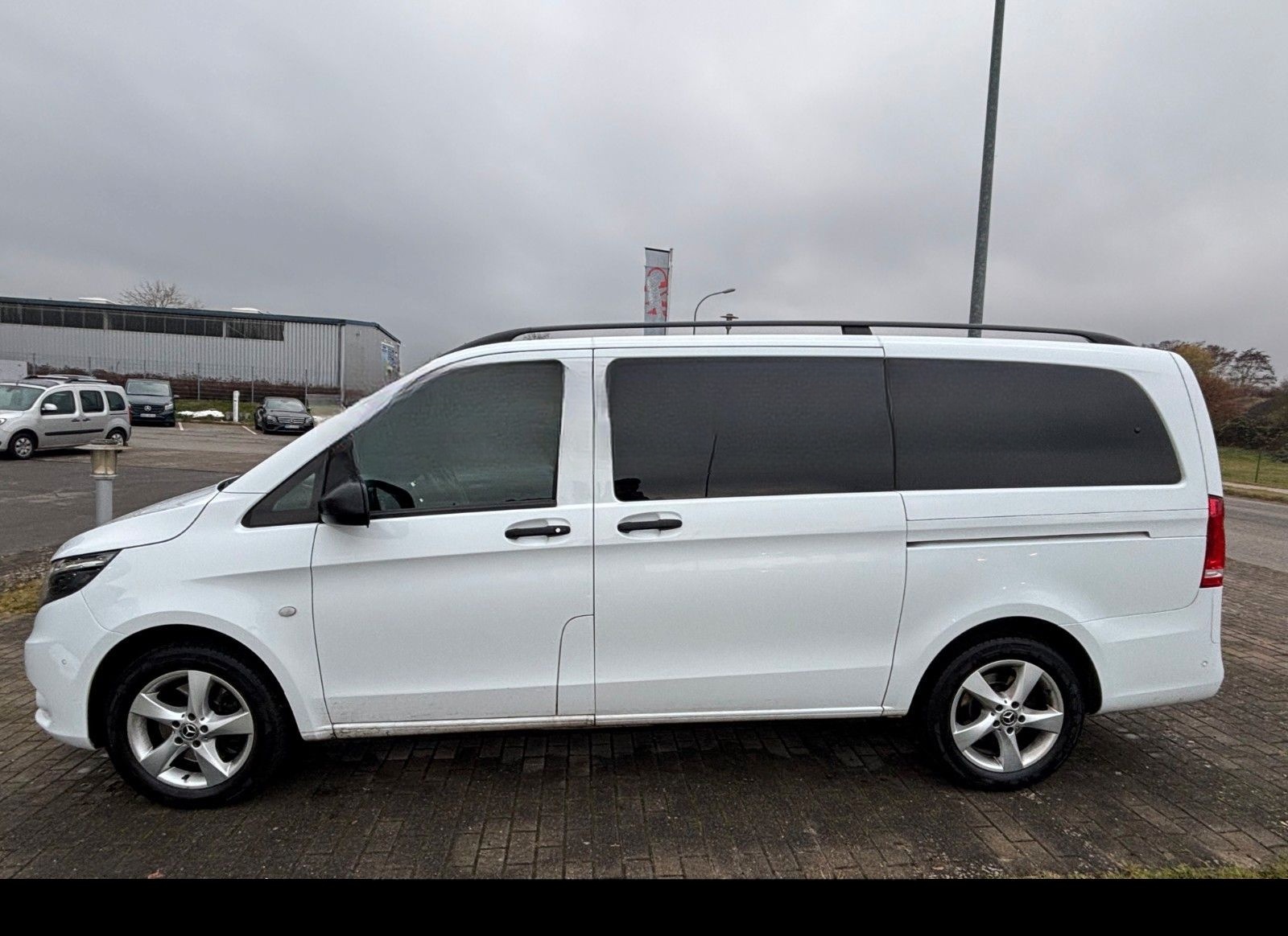 Mercedes-Benz Vito Tourer 114 4x4 lang foto 3
