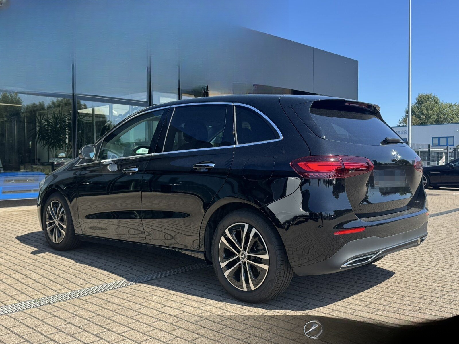 Mercedes-Benz B 180 Multibeam+Distronic+Keyless-Go+KlimaNavi foto 3