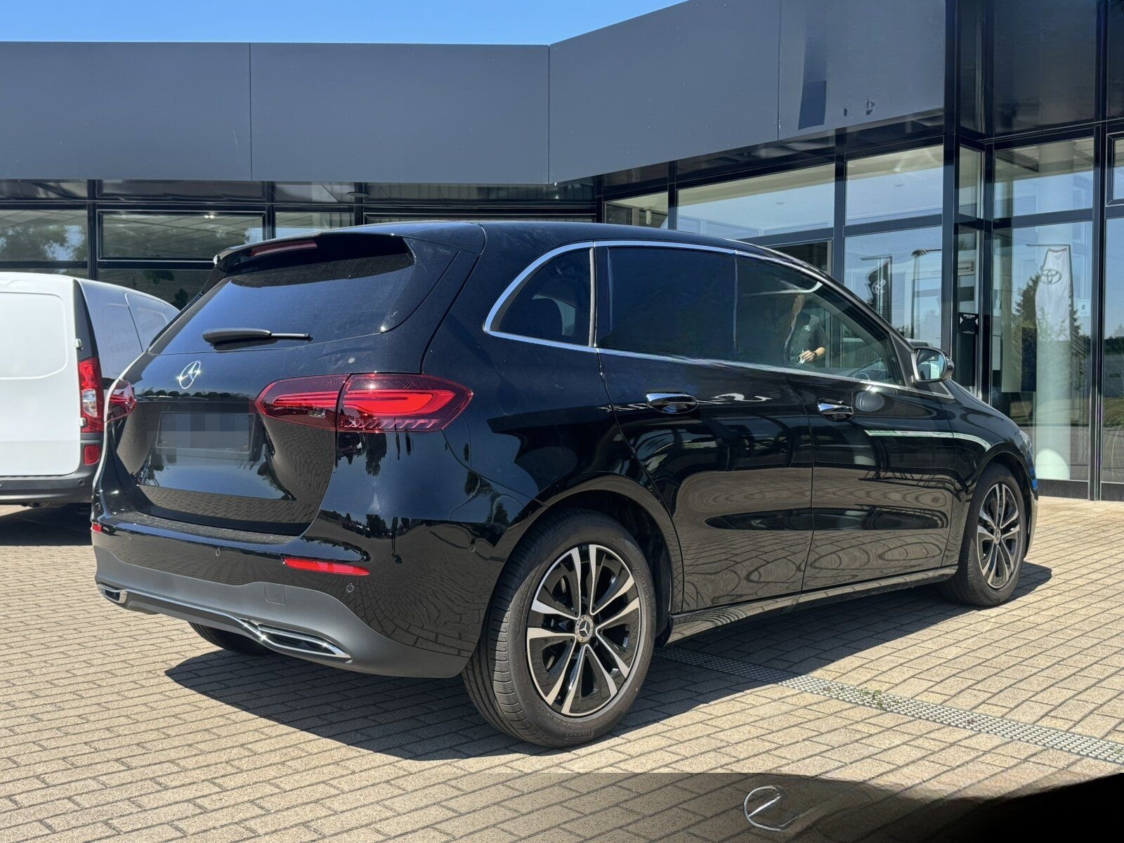 Mercedes-Benz B 180 Multibeam+Distronic+Keyless-Go+KlimaNavi foto 4