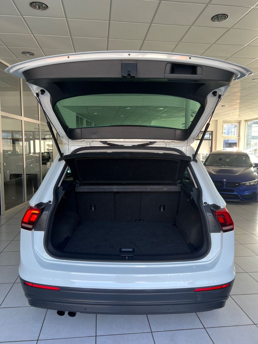 Volkswagen Tiguan 1.4TSI DSG Comfortline *LED*NAVI* 1.HAND* foto 20