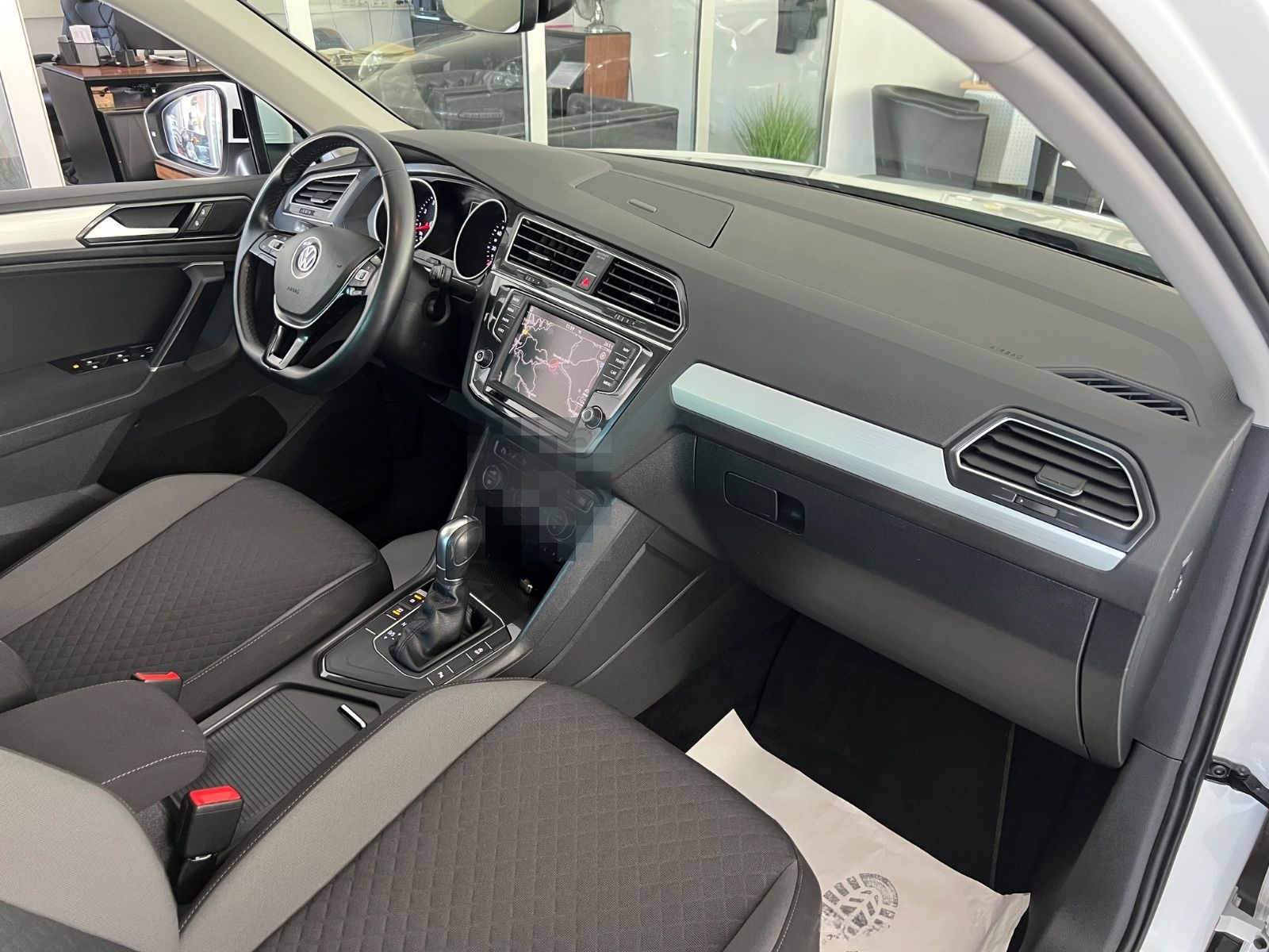 Volkswagen Tiguan 1.4TSI DSG Comfortline *LED*NAVI* 1.HAND* foto 24