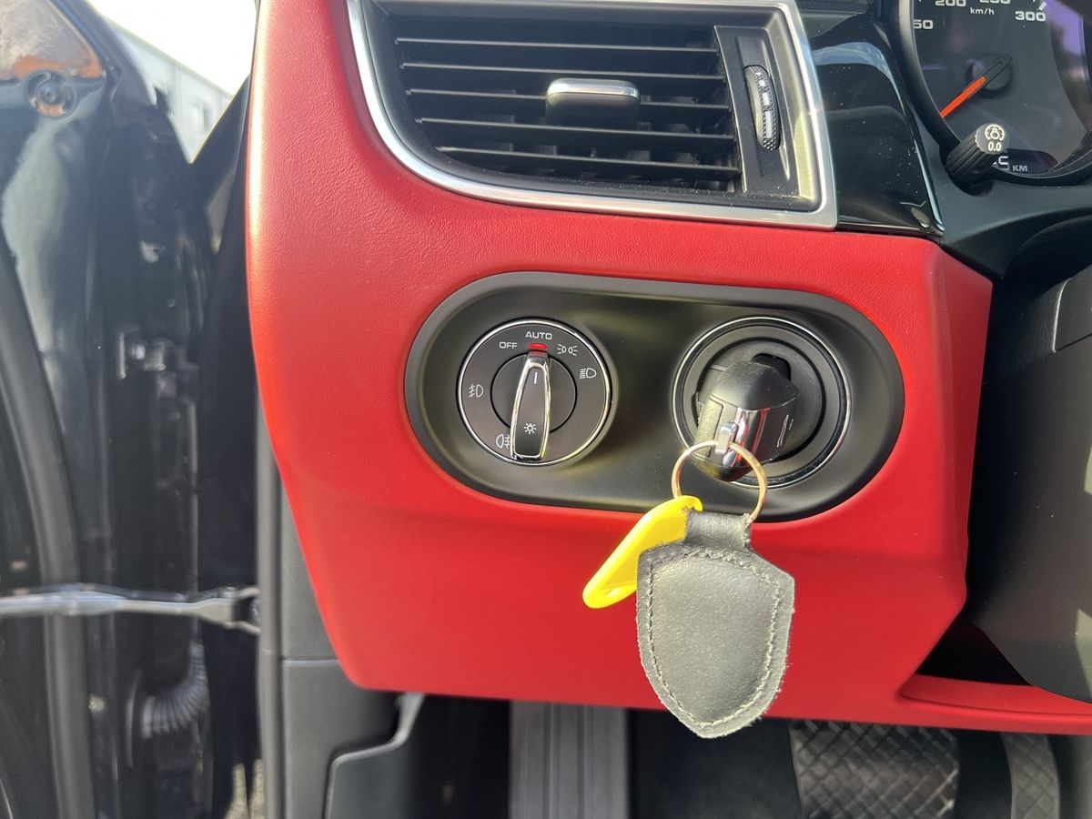 Porsche Macan Turbo LED Leder Bose Kamera foto 14