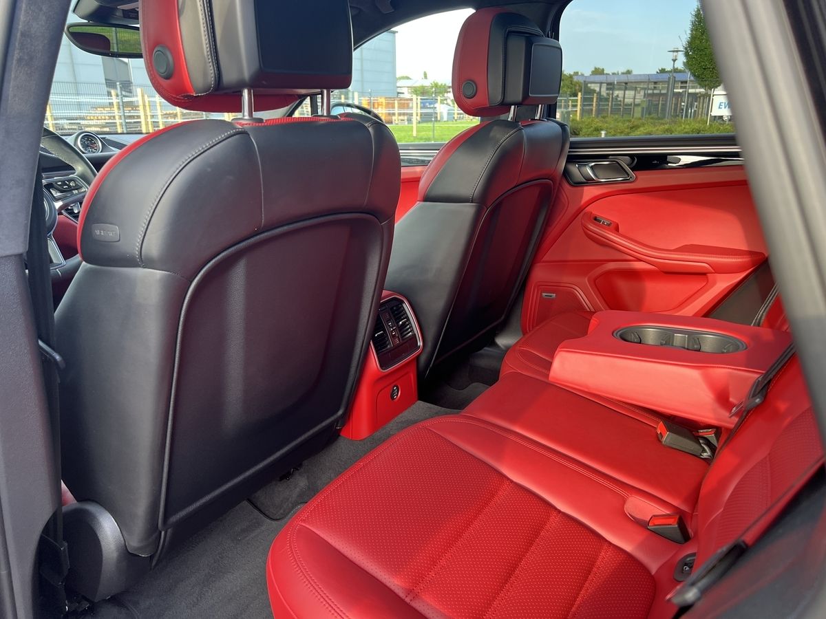 Porsche Macan Turbo LED Leder Bose Kamera foto 21