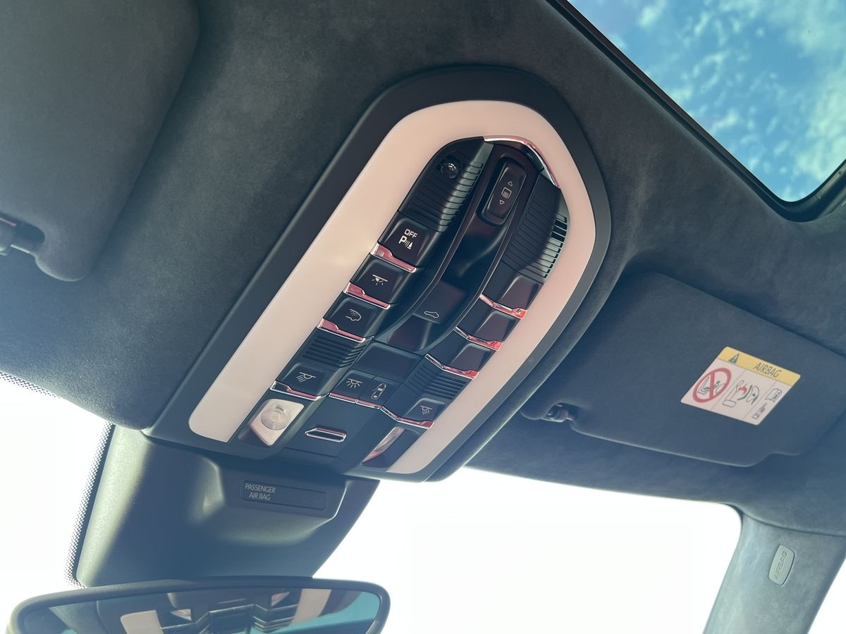 Porsche Macan Turbo LED Leder Bose Kamera foto 24