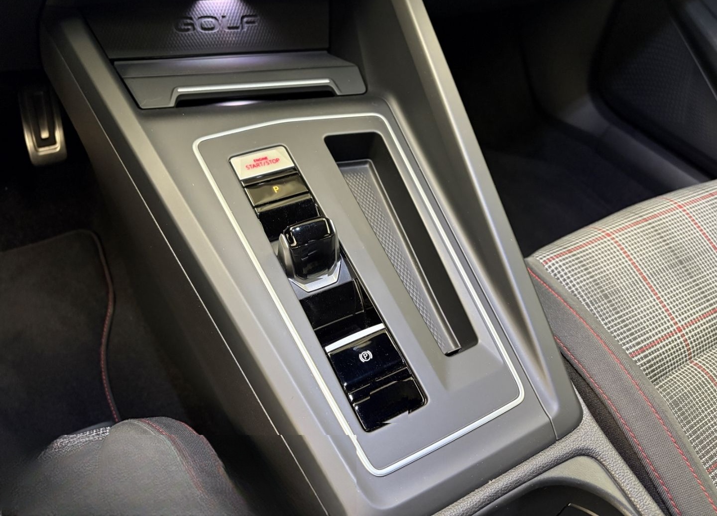 Volkswagen Golf GTI 8 2.0 TSI DSG DIGITAL COCKPIT PRO LED 1 foto 16