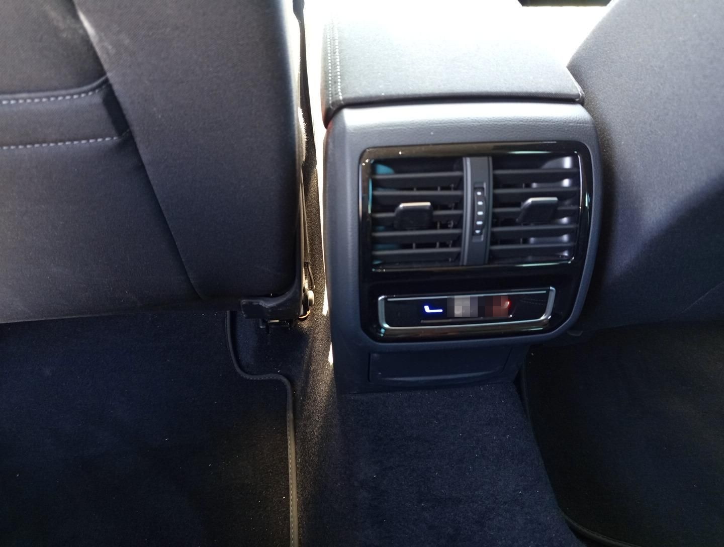 Volkswagen Passat Variant R-Line 2.0 TDI DSG*HARMAN-KARDON* foto 17