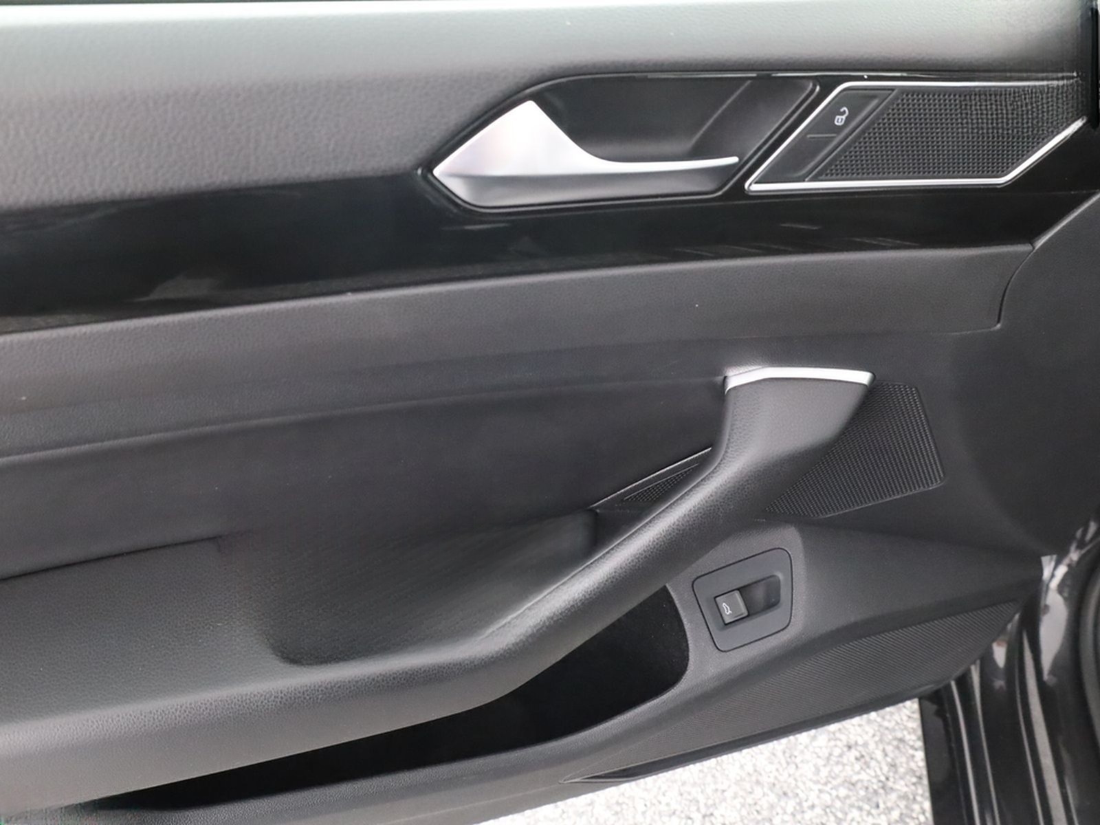 Volkswagen Arteon 2.0 TSI ELEGANCE MASSAGE,KAMERA,KEYLESS foto 14