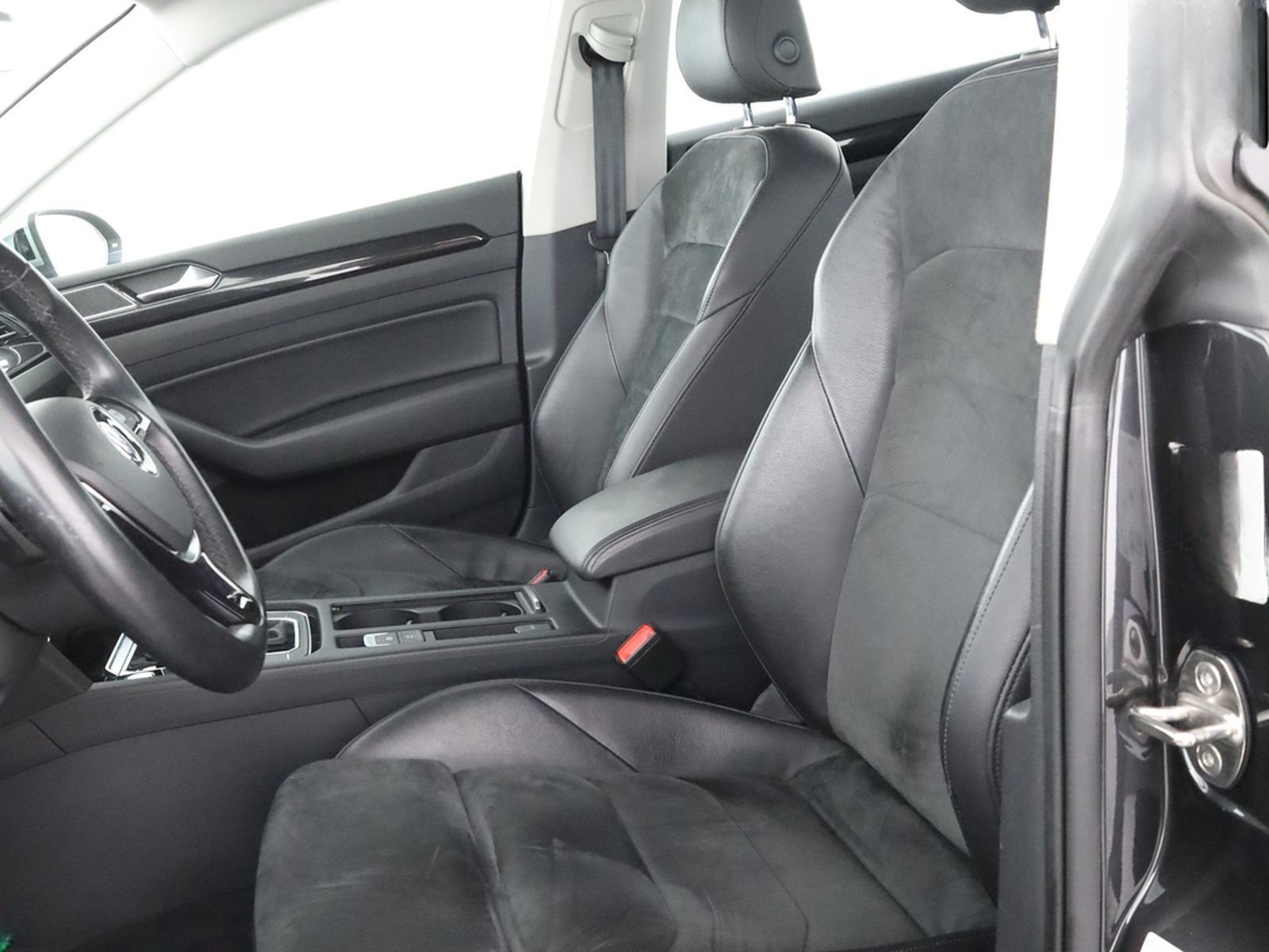 Volkswagen Arteon 2.0 TSI ELEGANCE MASSAGE,KAMERA,KEYLESS foto 10