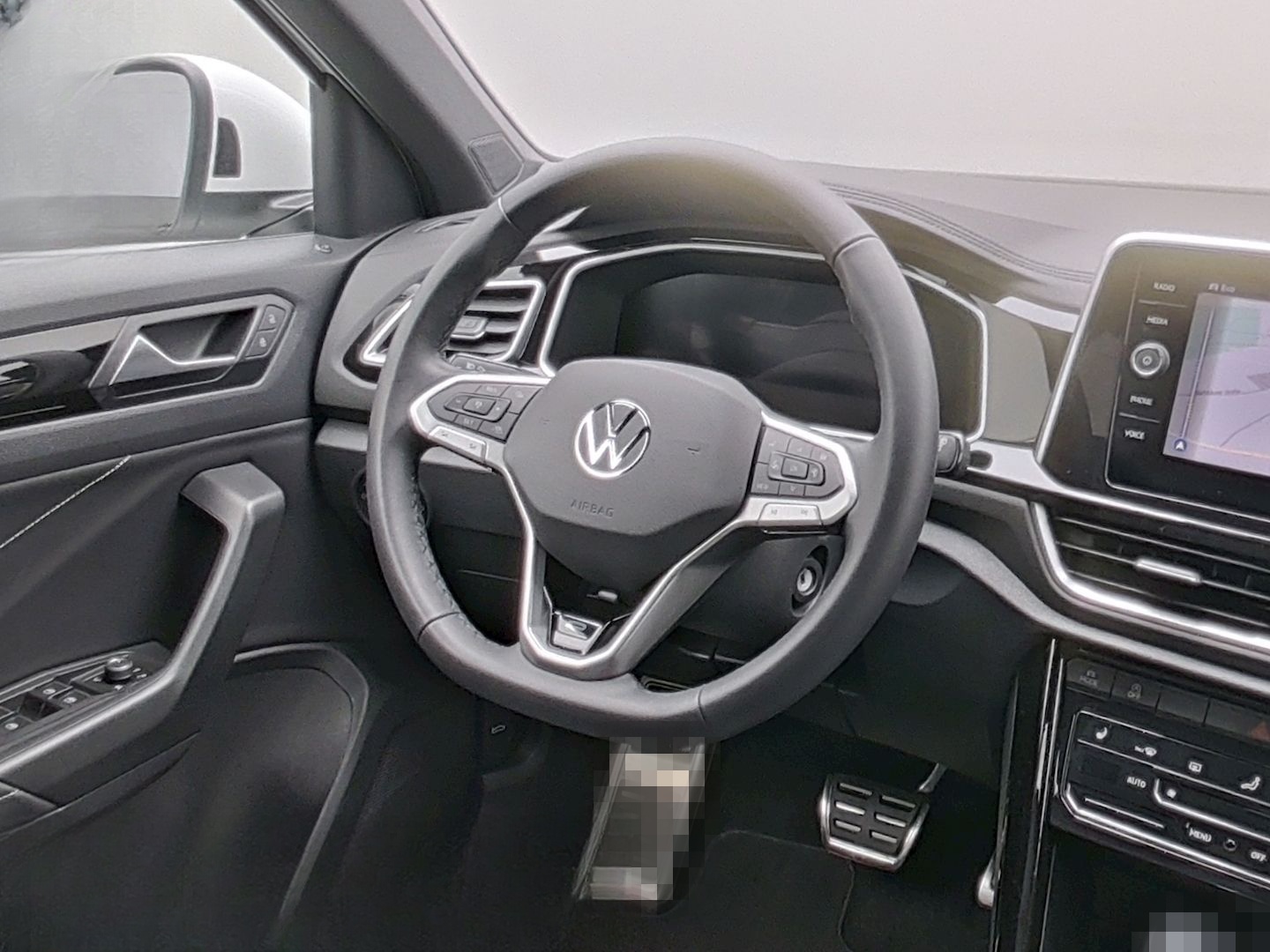 Volkswagen T-Roc 1.5 TSI DSG R-Line NAVI KAMERA IQ.DRIVE foto 13