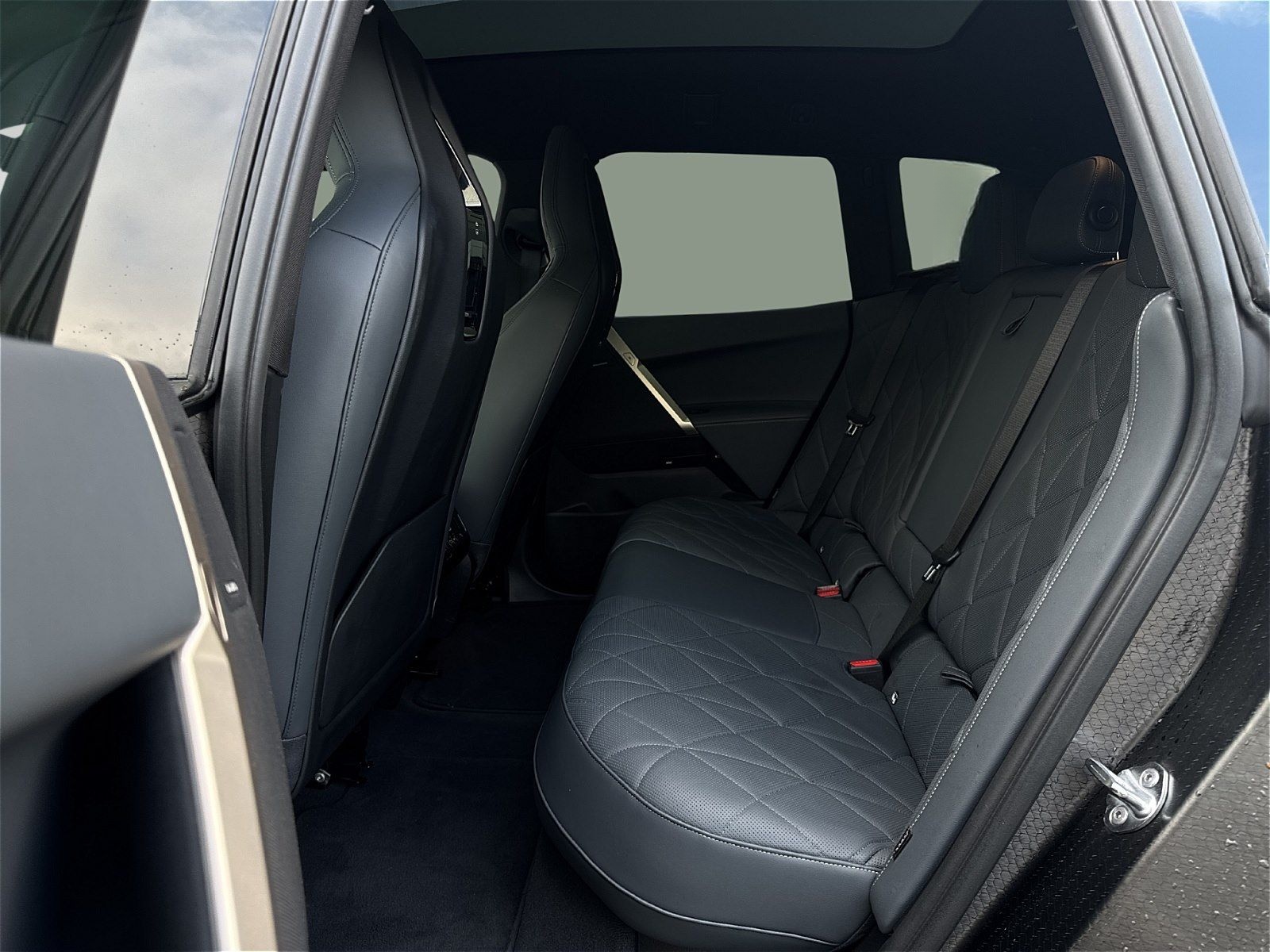 BMW iX xDrive40 Sportpaket Laser AHK Pano Sky DA Pro foto 11