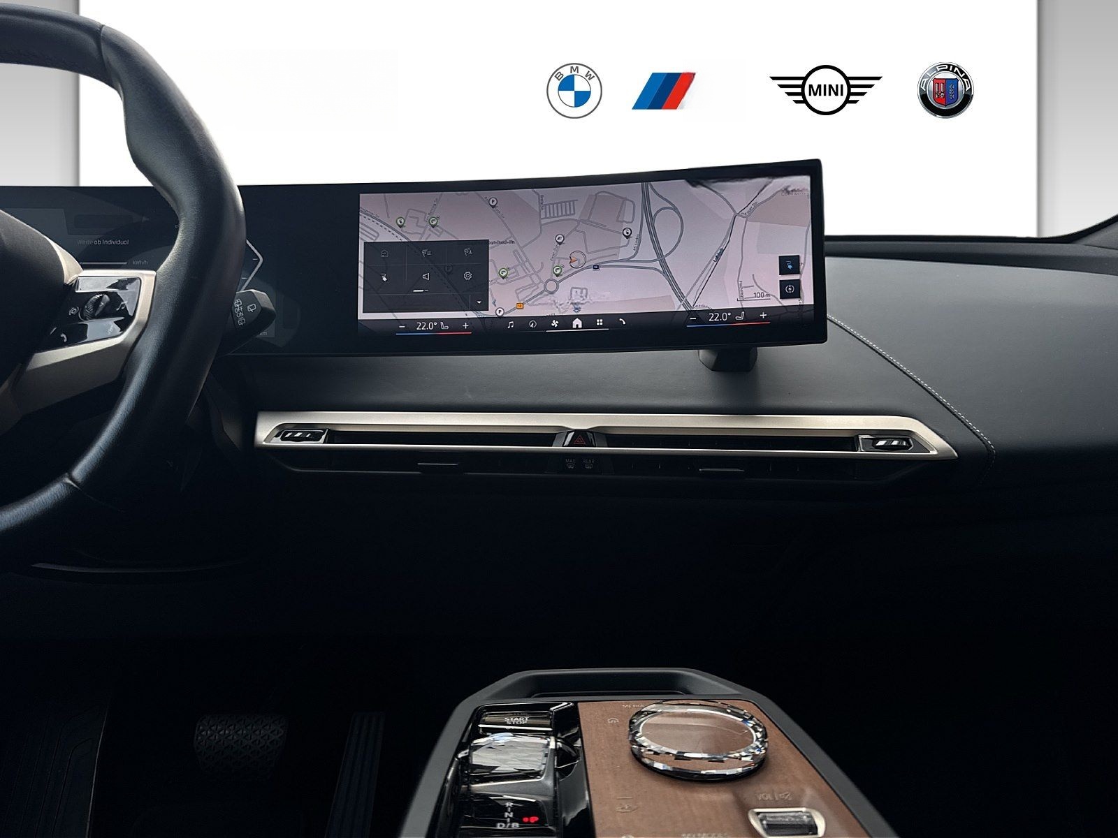 BMW iX xDrive40 Sportpaket Laser AHK Pano Sky DA Pro foto 8