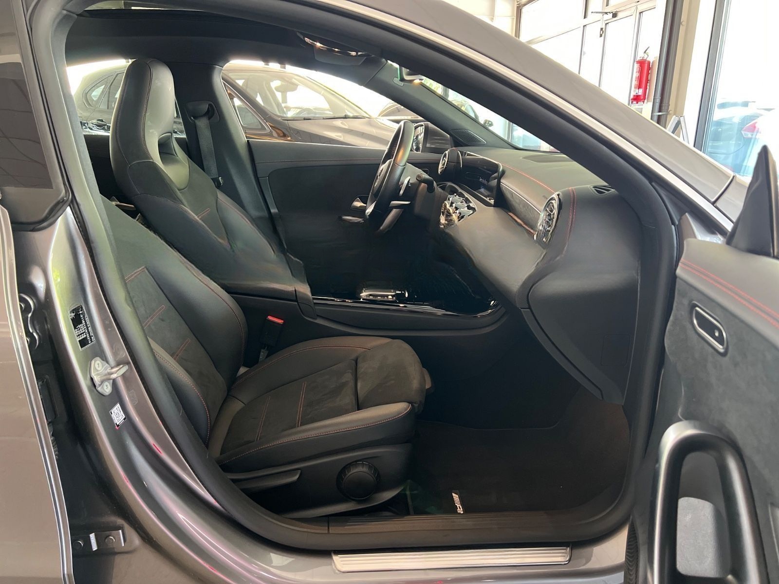 Mercedes-Benz CLA 200 d AMG Pano/DISTRO/KeyGo/Head-Up foto 8