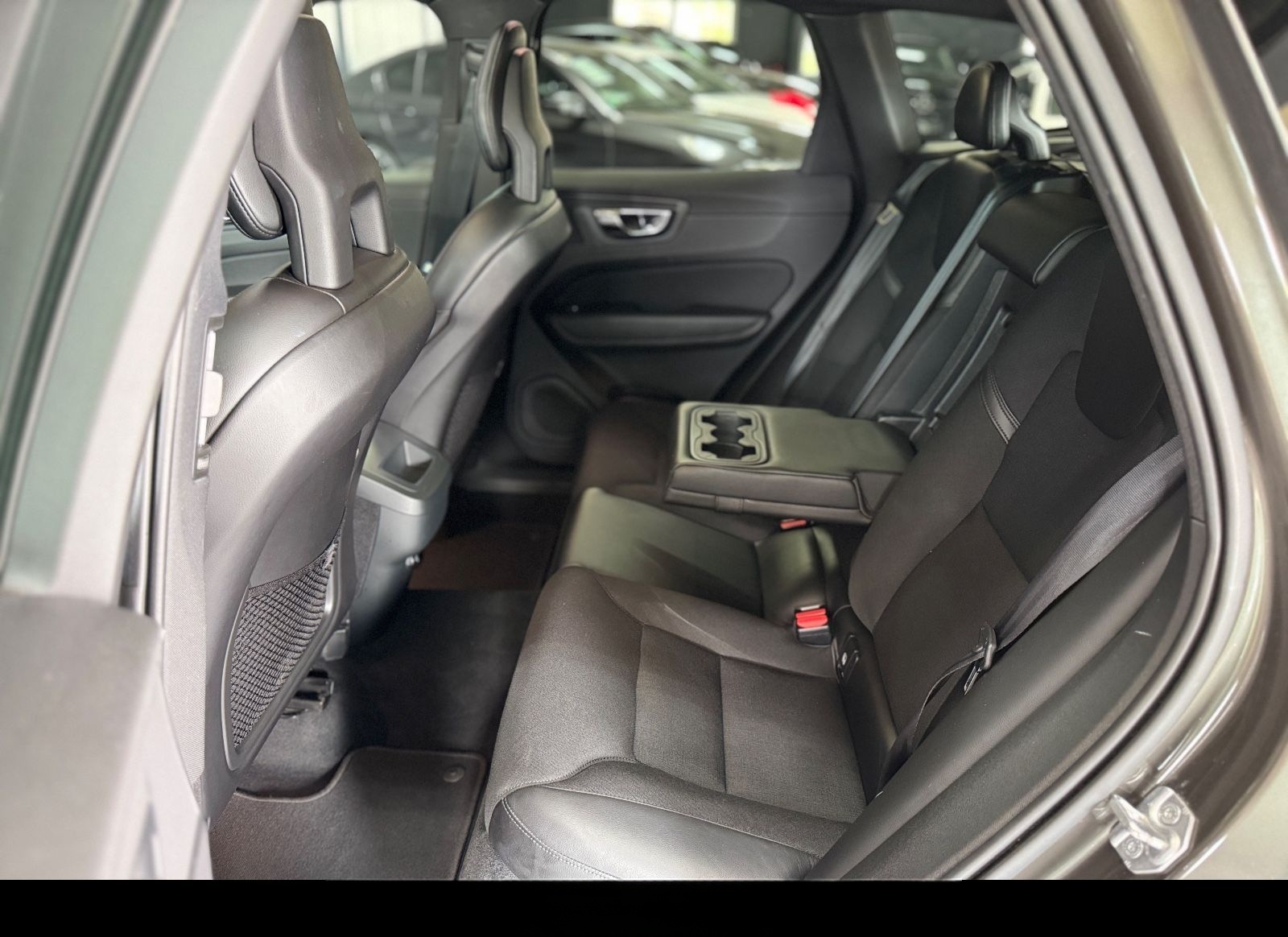 Volvo XC 60 XC60 Momentum AWD LED / Panoramadach foto 15