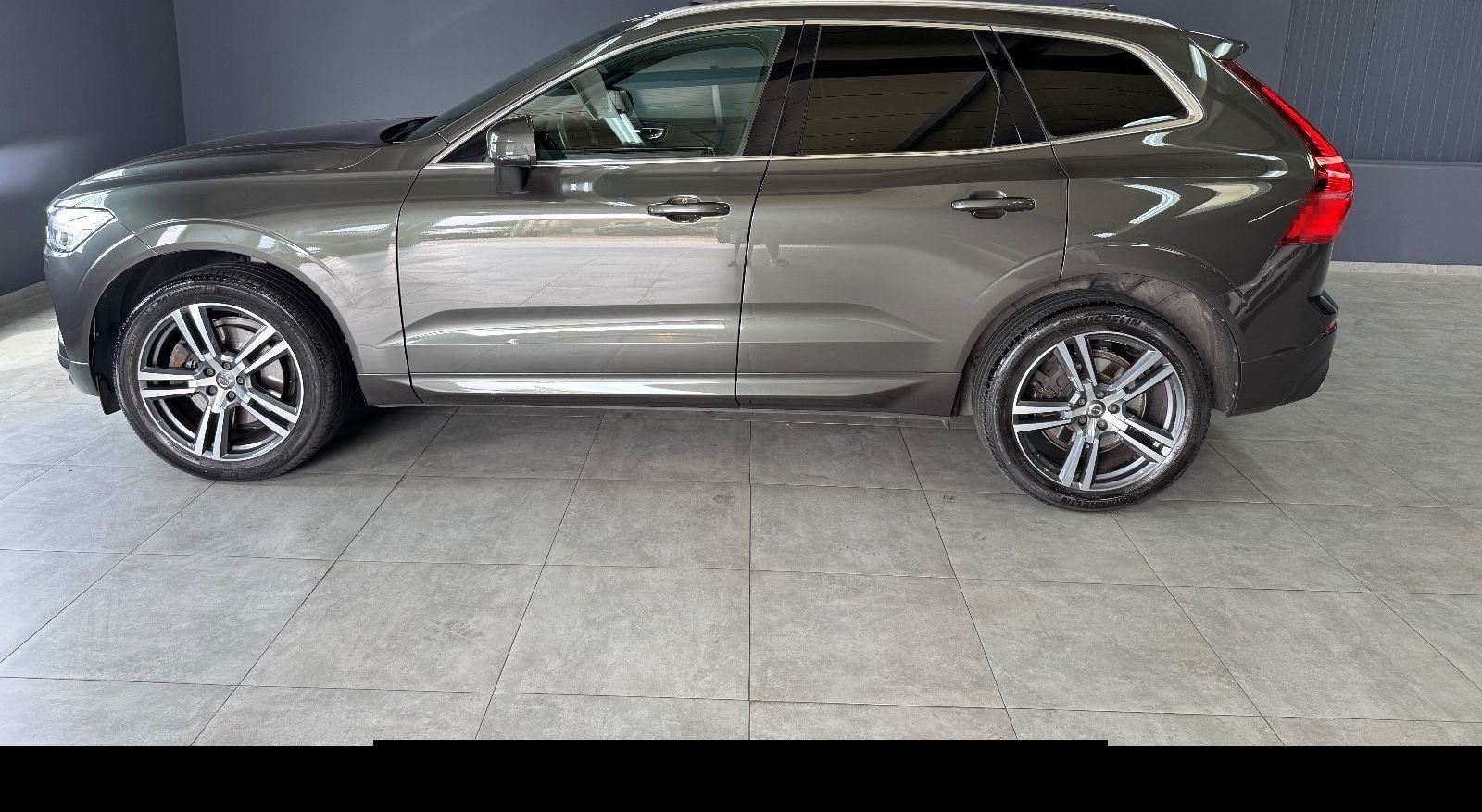 Volvo XC 60 XC60 Momentum AWD LED / Panoramadach foto 3