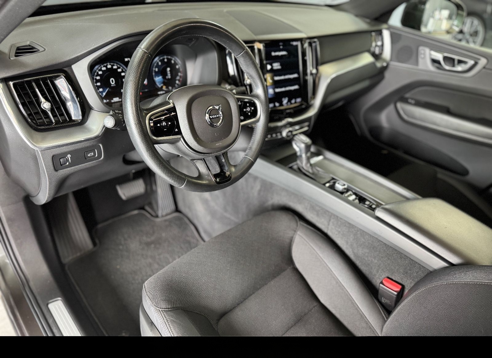 Volvo XC 60 XC60 Momentum AWD LED / Panoramadach foto 10