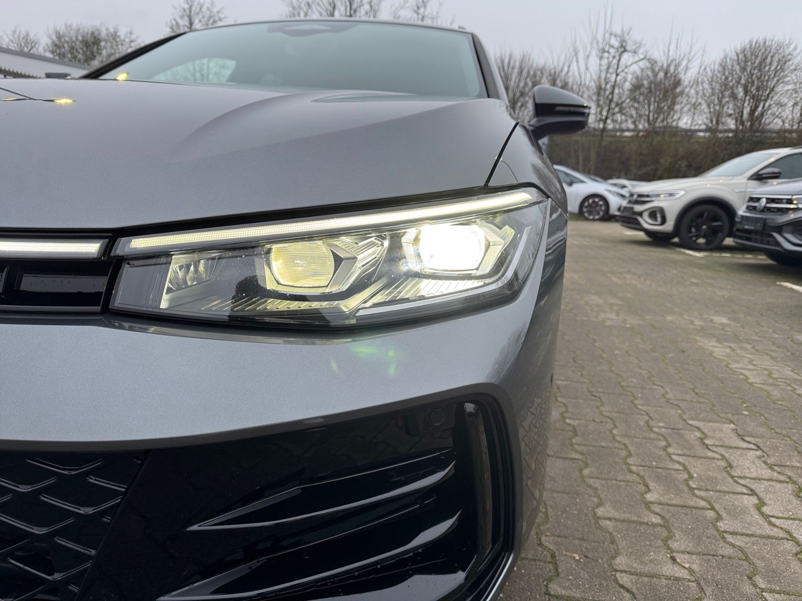 Volkswagen Passat Variant 2.0 TDI DSG R-Line *NAVI*AHK*ALU* foto 6