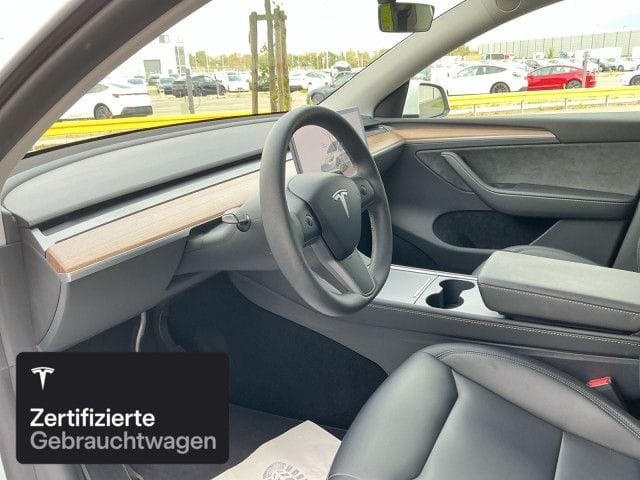 Tesla Model Y Long Range AWD foto 11