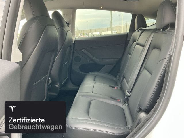 Tesla Model Y Long Range AWD foto 12
