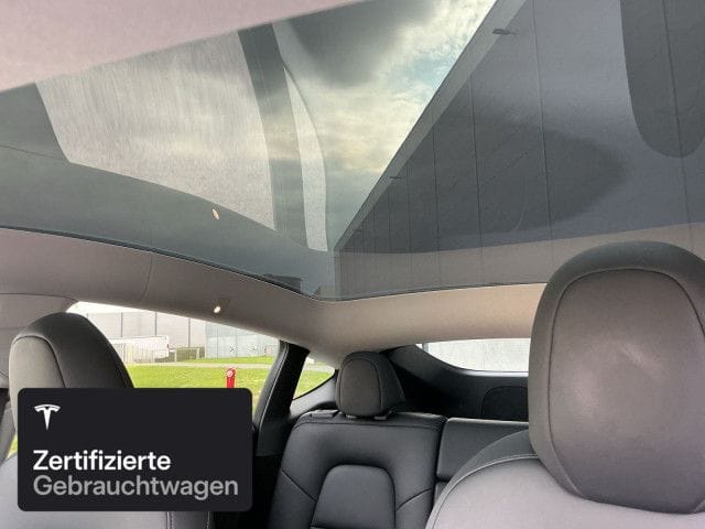 Tesla Model Y Long Range AWD foto 18