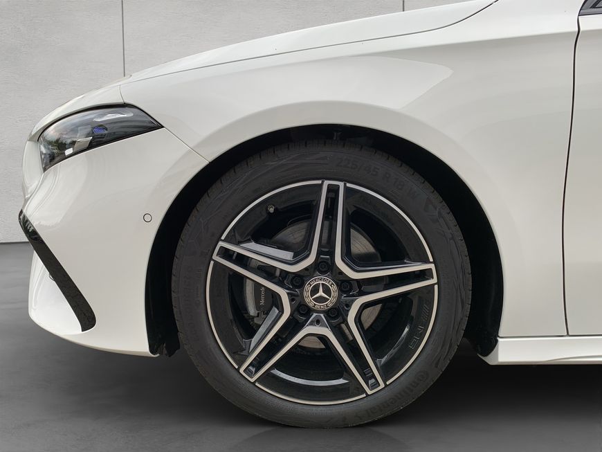 Mercedes-Benz A 200 d  AMG Adv. Plus Pano Multibeam Standheizu foto 20