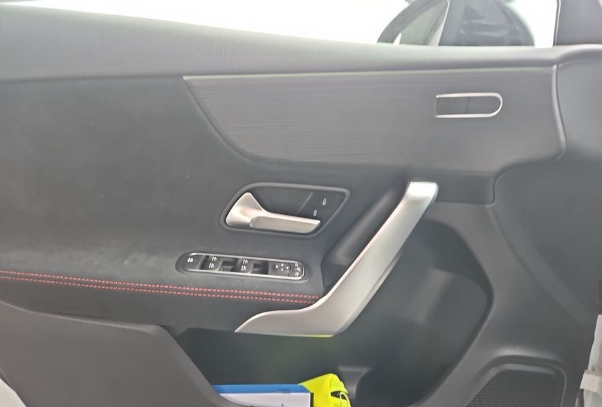Mercedes-Benz A 200 d  AMG Adv. Plus Pano Multibeam Standheizu foto 15