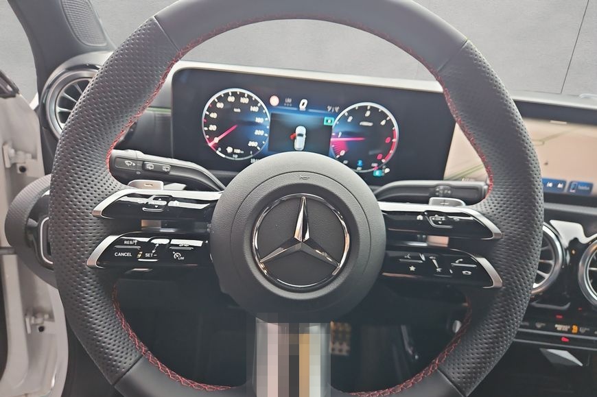 Mercedes-Benz A 200 d  AMG Adv. Plus Pano Multibeam Standheizu foto 10