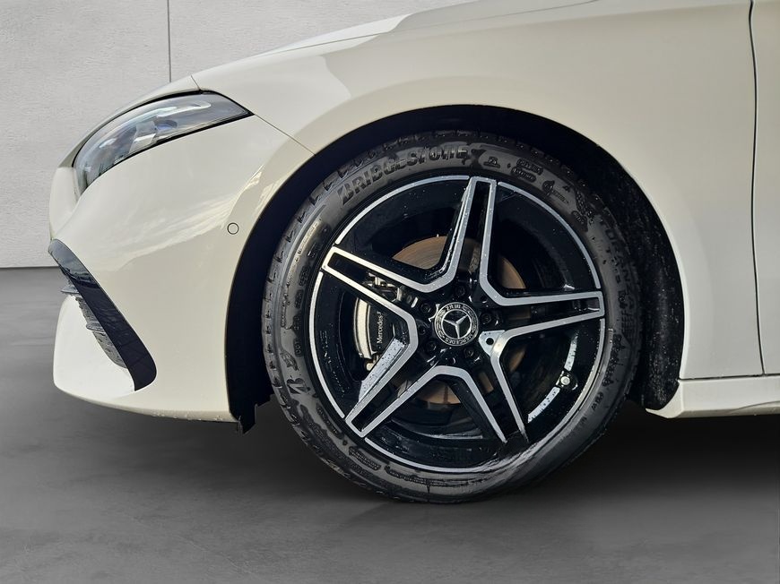 Mercedes-Benz A 200 d  AMG Adv. Plus Pano Multibeam Standheizu foto 17