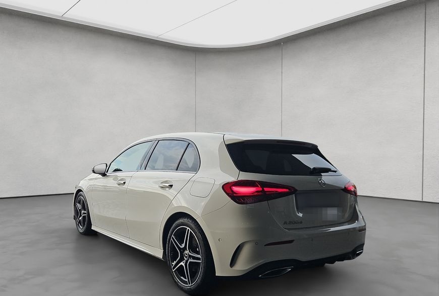 Mercedes-Benz A 200 d  AMG Adv. Plus Pano Multibeam Standheizu foto 3