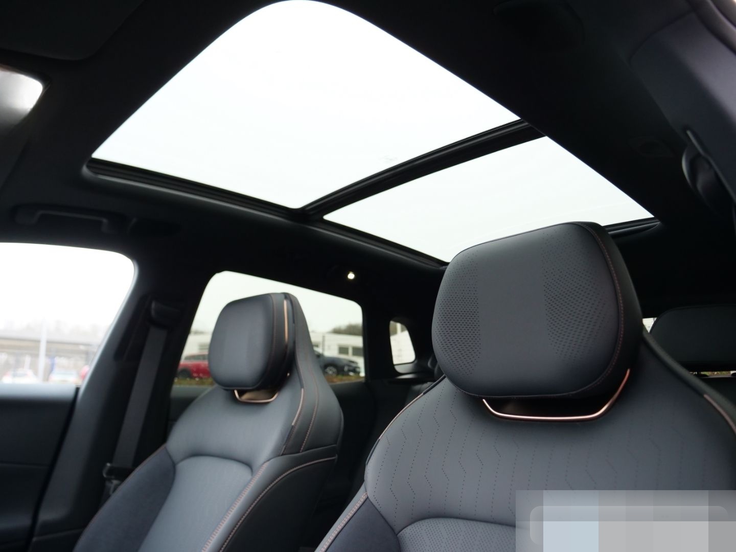 Lynk&Co 08 More/ 200KM Elektr./ACC/LED-MATRIX/MASSAGE/PA foto 11