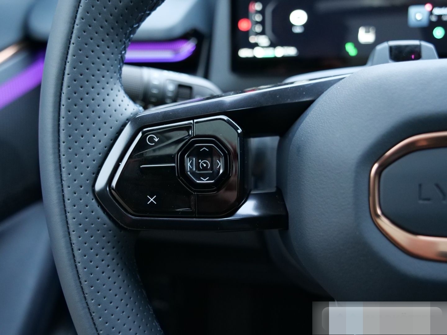 Lynk&Co 08 More/ 200KM Elektr./ACC/LED-MATRIX/MASSAGE/PA foto 23