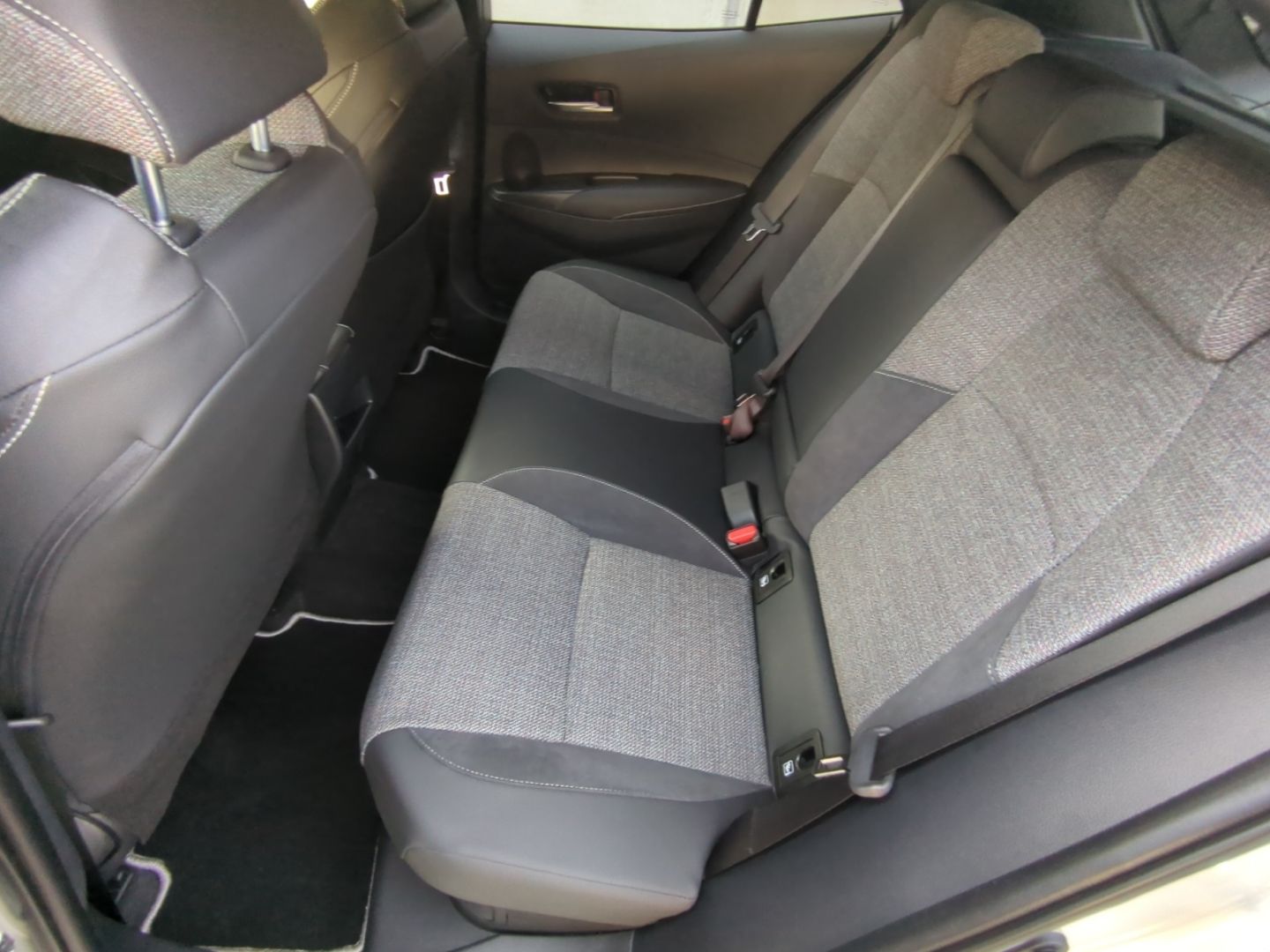 Toyota Corolla Hybrid 1.8 EU6e (Syst.140 PS) 5-Türer Te foto 17