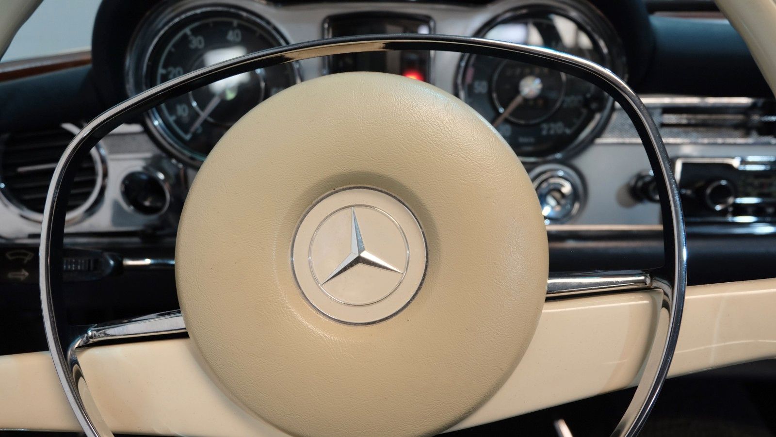 Mercedes-Benz 280 SL Pagode Automatik Einzelstück & Spaßfaktor foto 5