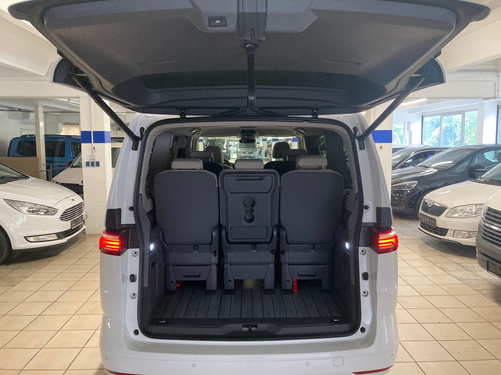 Volkswagen T7 Multivan 2.0 TSI LR 7-Sitze Head up foto 12