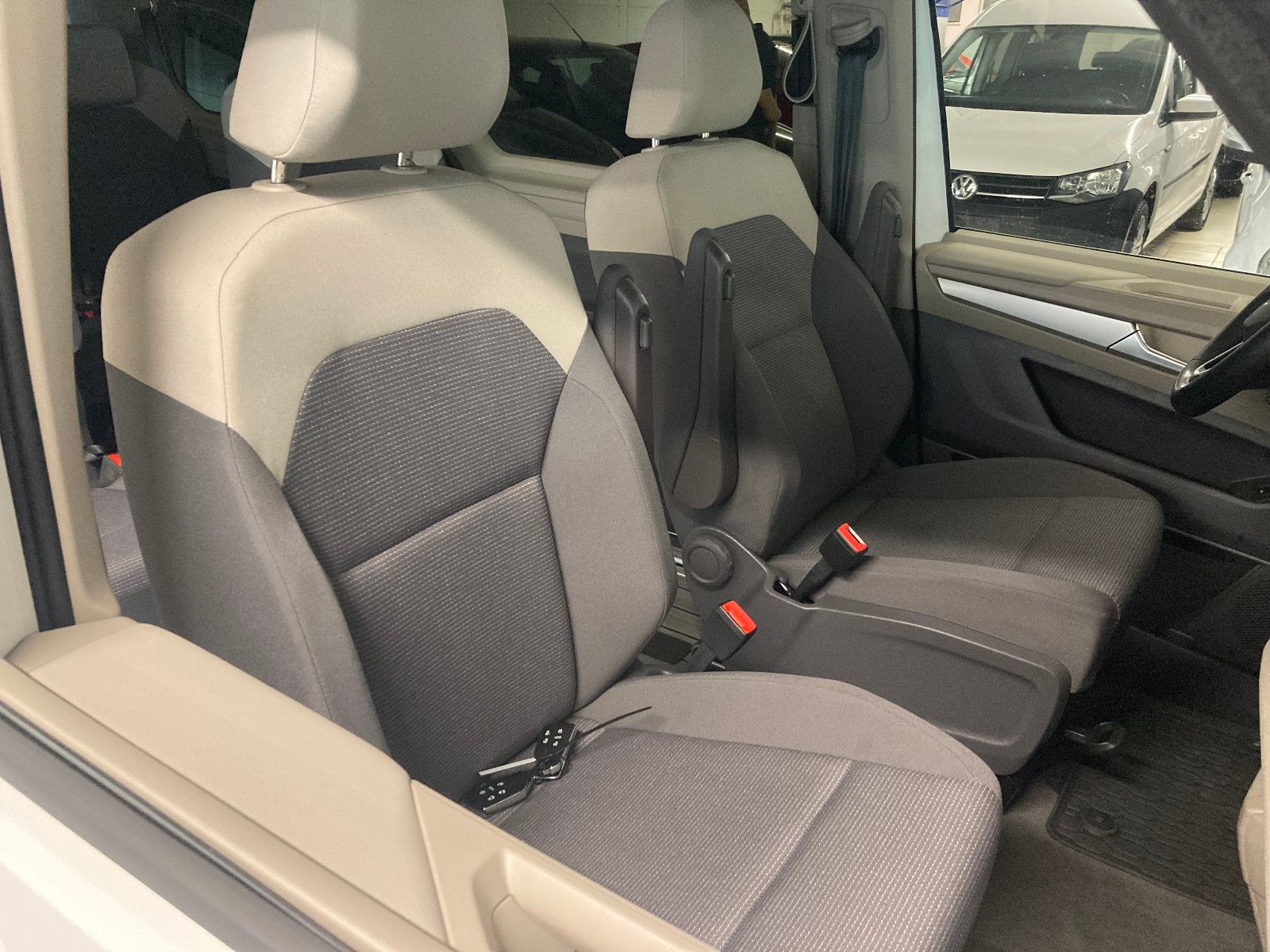 Volkswagen T7 Multivan 2.0 TSI LR 7-Sitze Head up foto 16