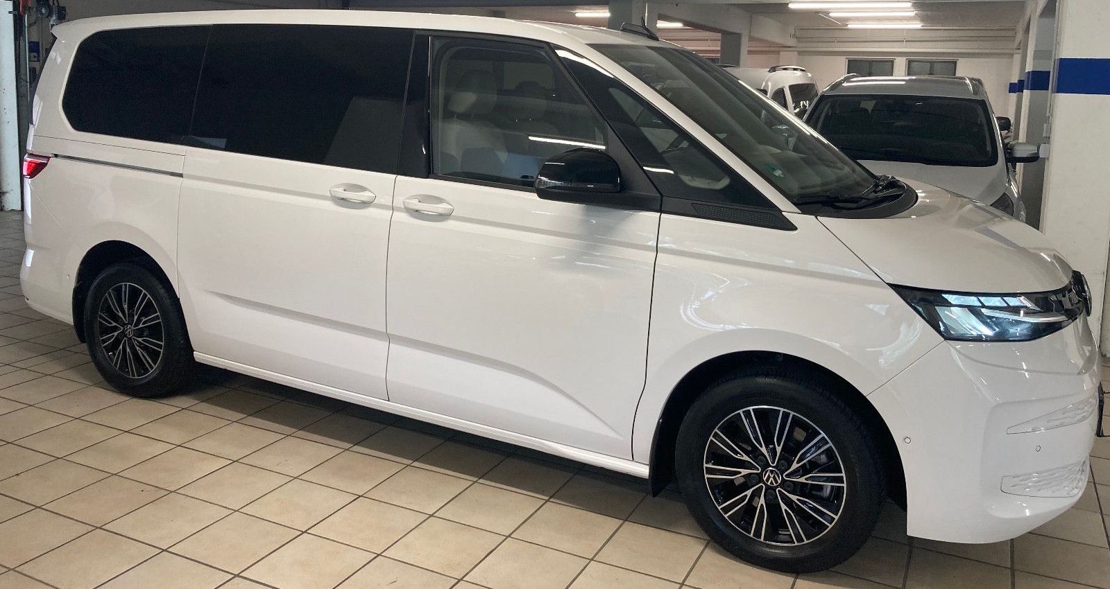 Volkswagen T7 Multivan 2.0 TSI LR 7-Sitze Head up foto 7