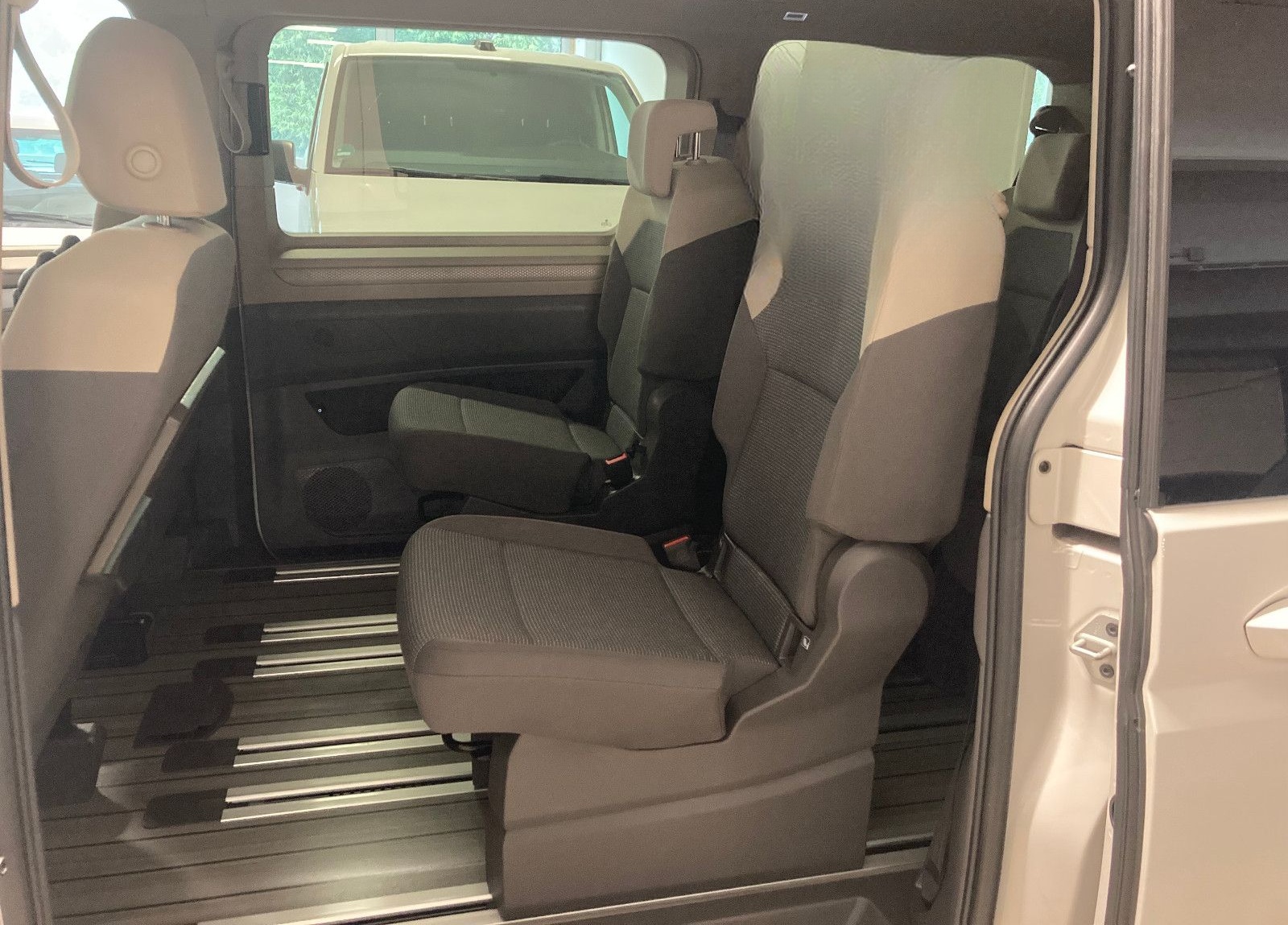 Volkswagen T7 Multivan 2.0 TSI LR 7-Sitze Head up foto 9