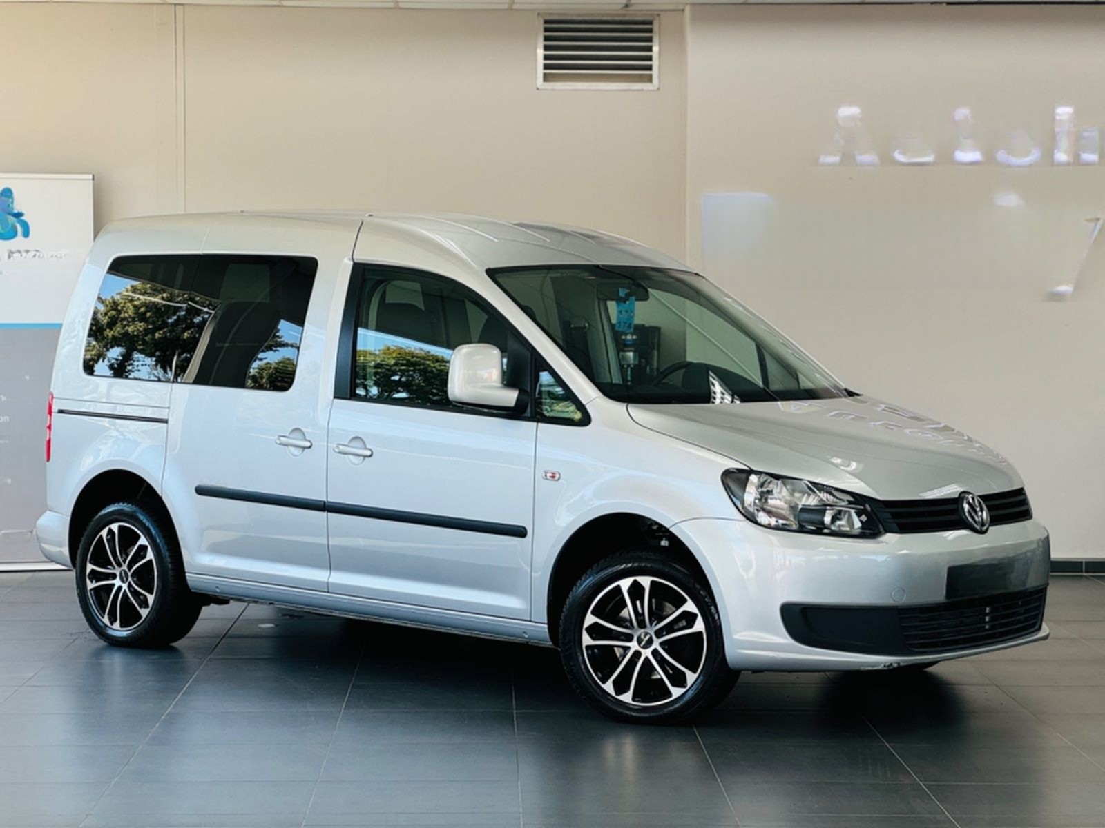Volkswagen Caddy Roncalli 1.2 TSI Behindertengerecht-Rampe foto 2