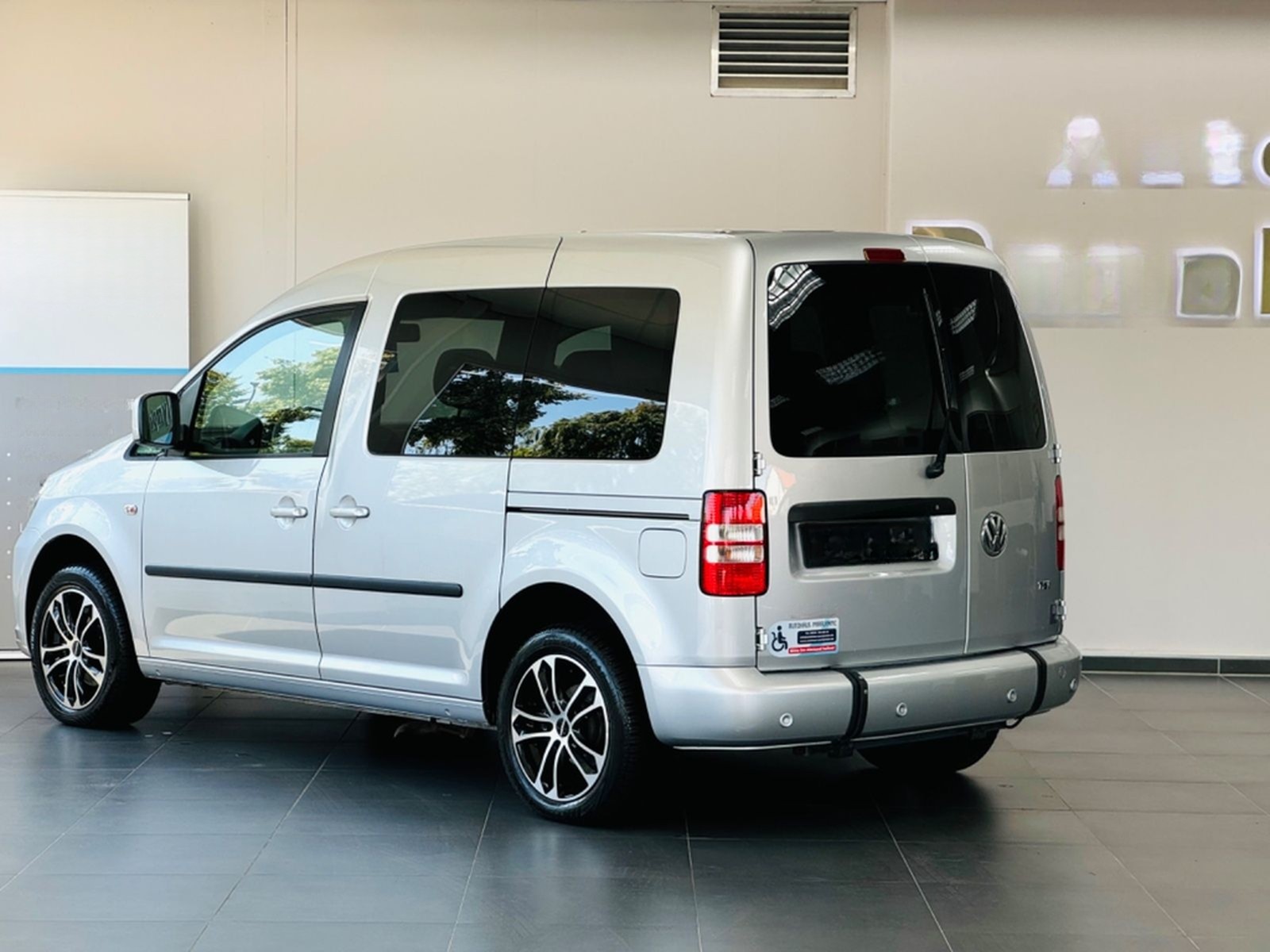 Volkswagen Caddy Roncalli 1.2 TSI Behindertengerecht-Rampe foto 4
