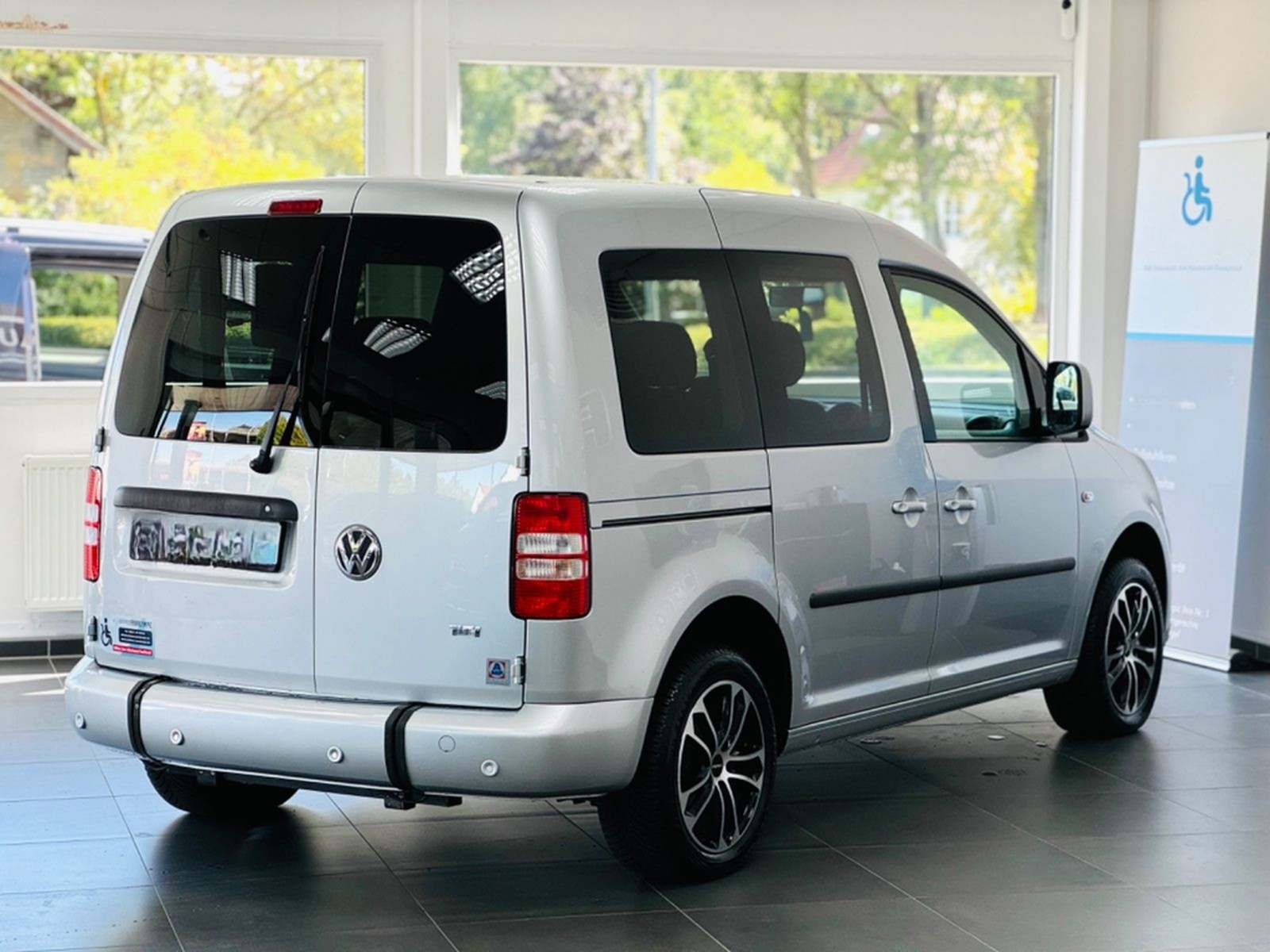 Volkswagen Caddy Roncalli 1.2 TSI Behindertengerecht-Rampe foto 6