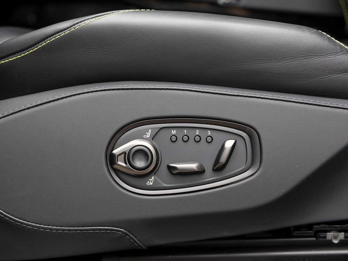 Aston Martin DBX 707 -Podium Green- foto 24