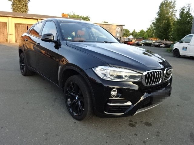BMW X6 xDrive50i foto 2
