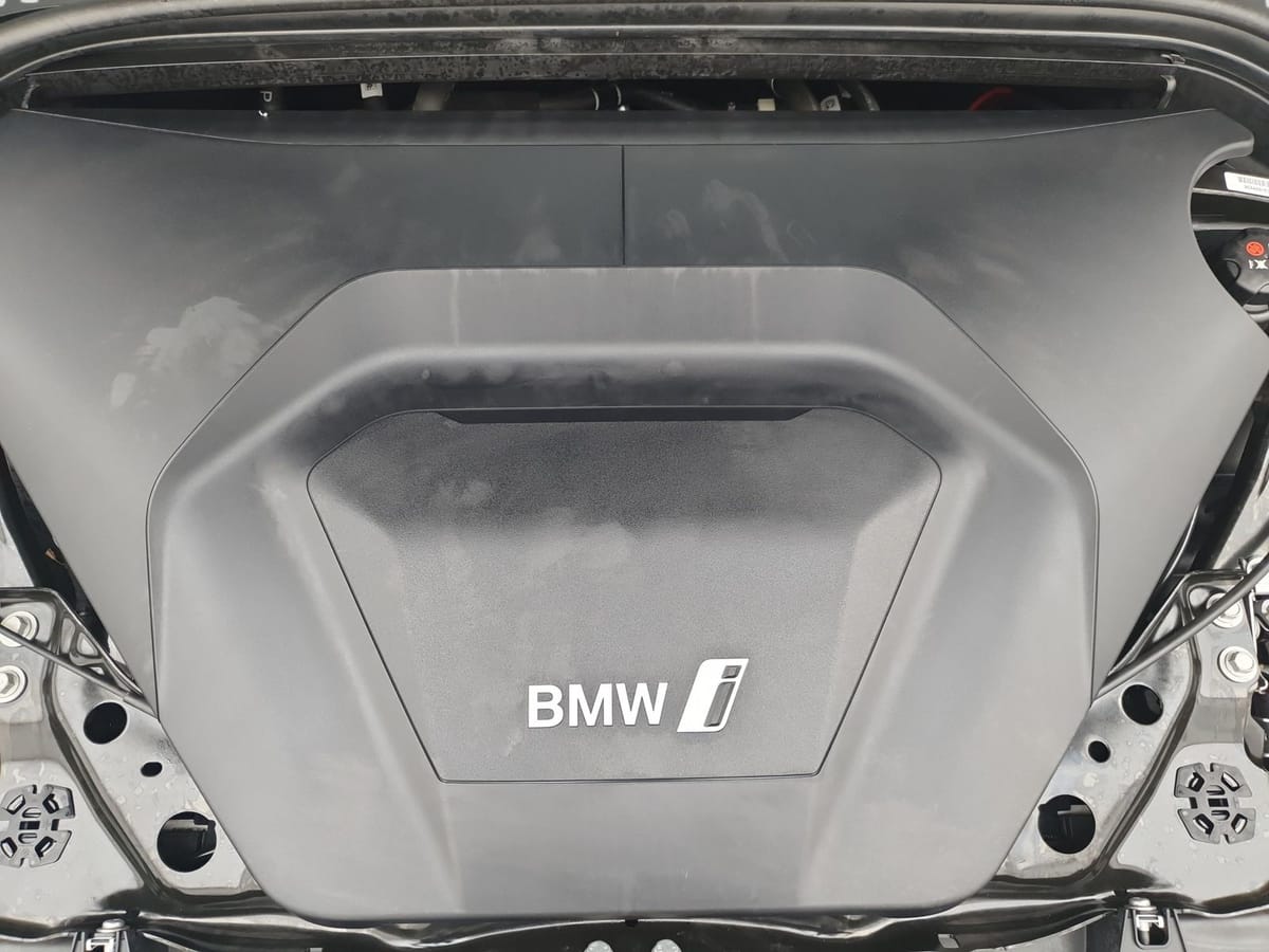 BMW iX1 xDrive30 Driv.Assist+ Kamera LED Lenkradhz. foto 14