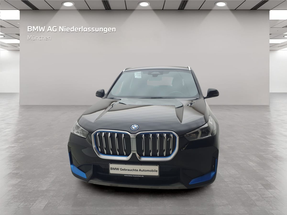 BMW iX1 xDrive30 Driv.Assist+ Kamera LED Lenkradhz. foto 3