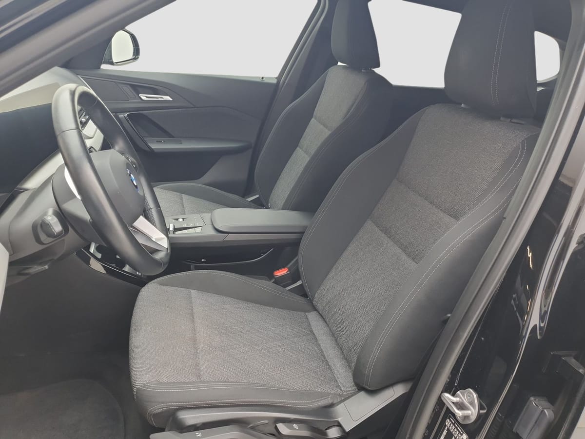 BMW iX1 xDrive30 Driv.Assist+ Kamera LED Lenkradhz. foto 6